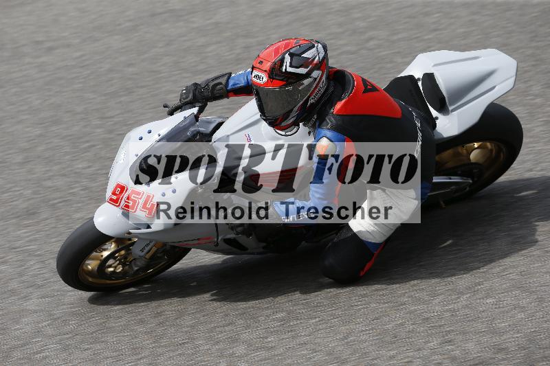 /10 20.04.2026  Pluess Moto Sport ADR/Freies Fahren/954